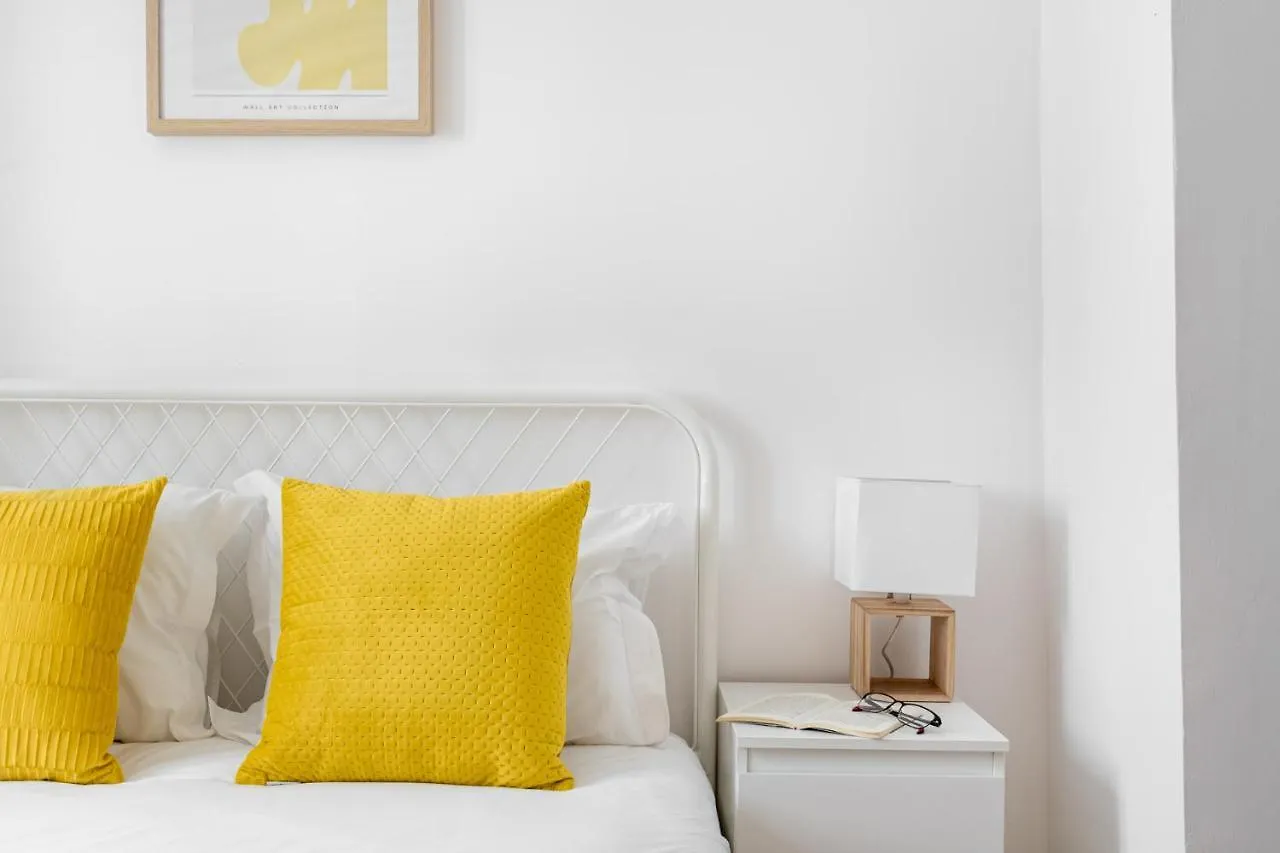 Altido Charming Apartments Near Necessidades Palace Лиссабон Португалия