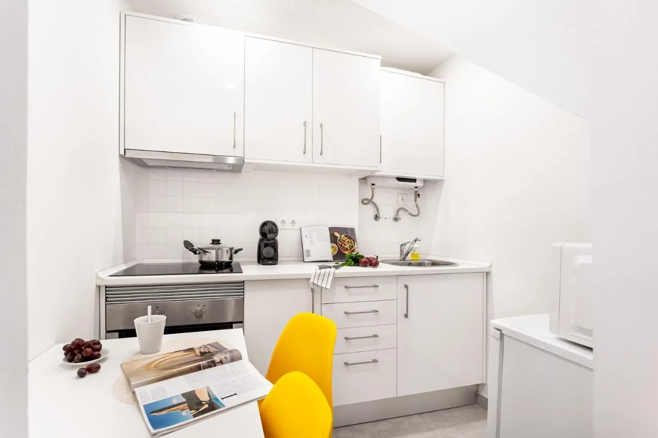 Altido Charming Apartments Near Necessidades Palace Лиссабон